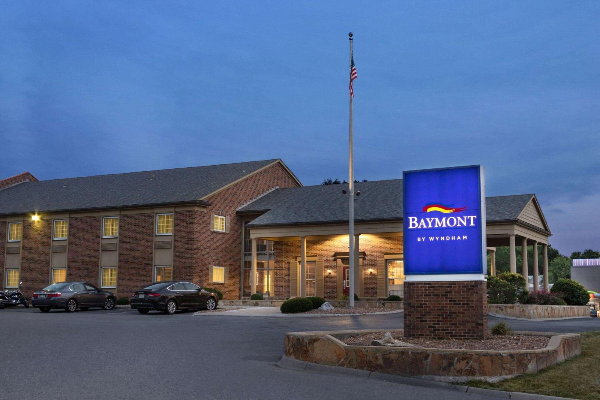 Baymont By Wyndham Kansas City Ku Medical Center Exterior foto